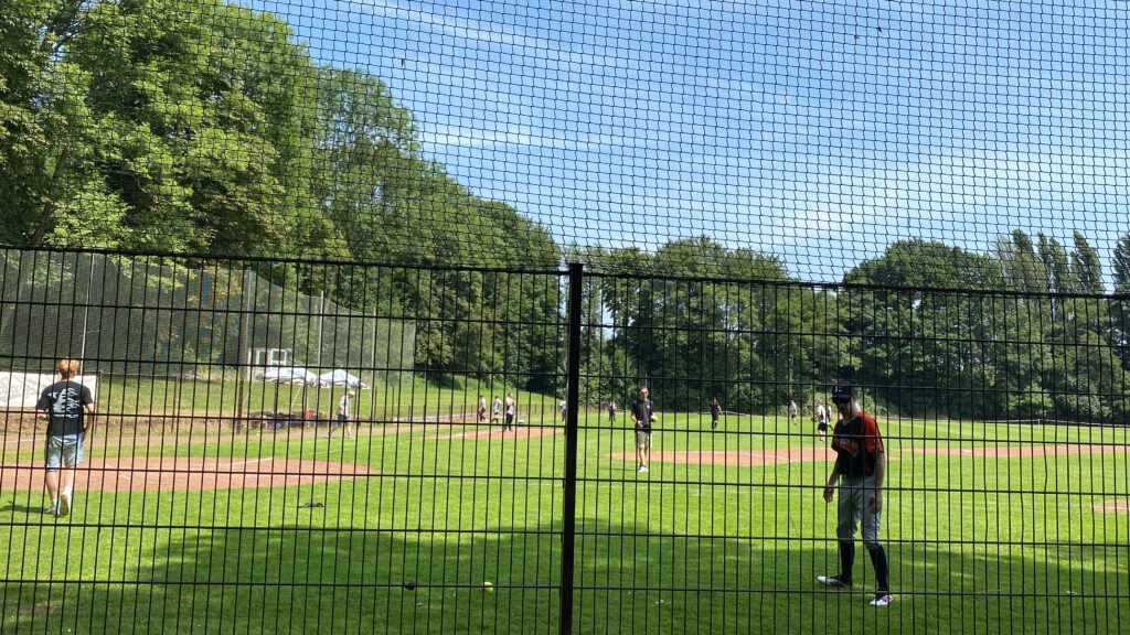 Tweeluik softbal te Bochum
