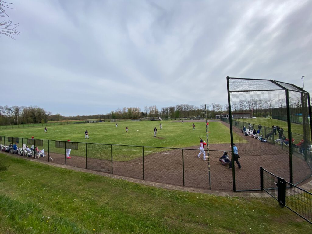 Het BBQ-Liga start toernooi softbal